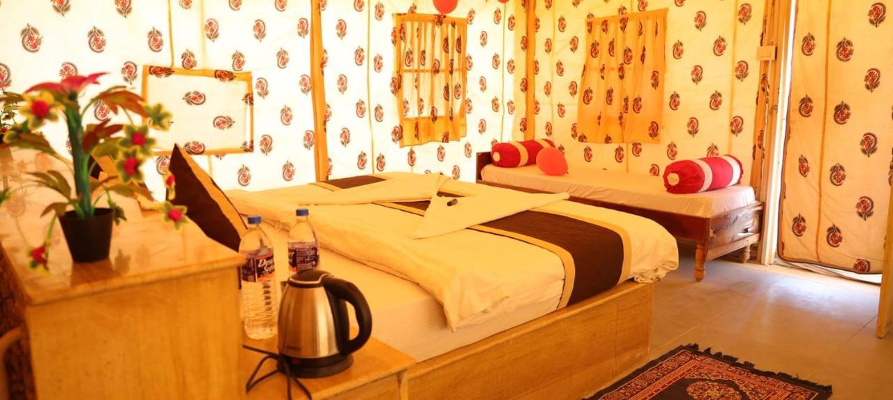 Golden Sandstone Hotel Desert Safari Camp Jaisalmer Buitenkant foto