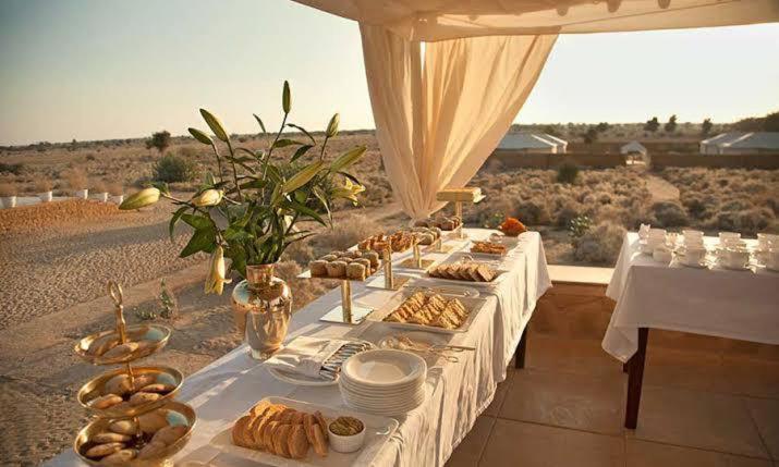 Golden Sandstone Hotel Desert Safari Camp Jaisalmer Buitenkant foto