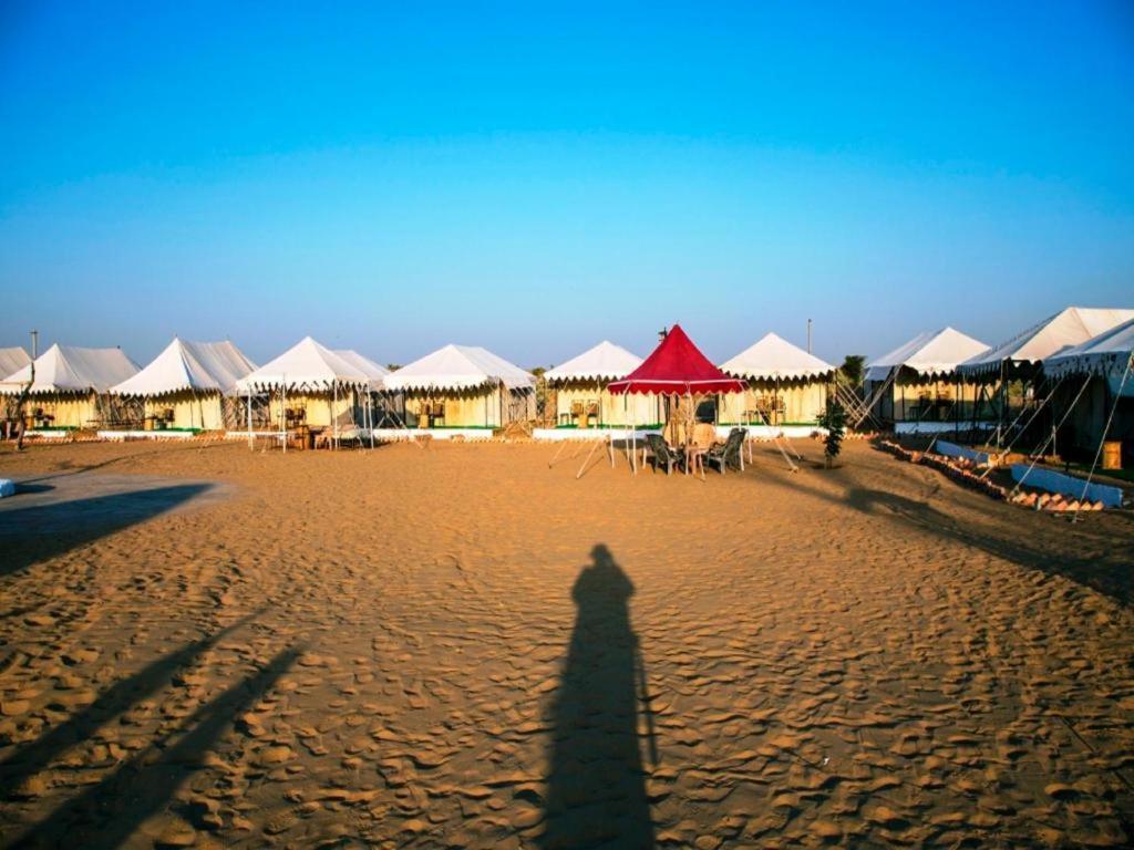 Golden Sandstone Hotel Desert Safari Camp Jaisalmer Buitenkant foto
